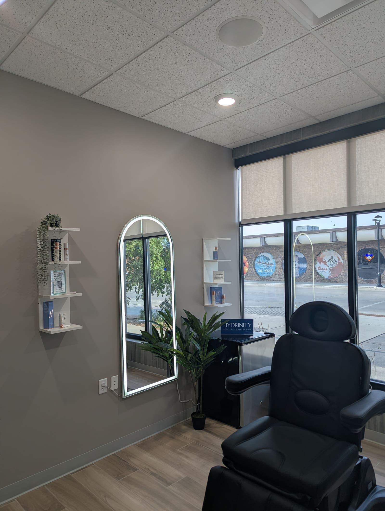 Private treatment room with recliner
